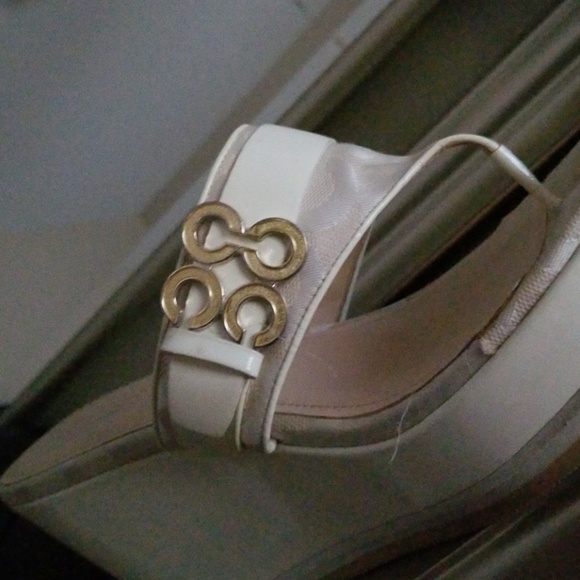 Shoes - Picture 6 of 7